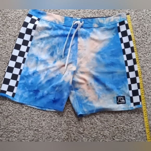 Men's Hurley And Quick Silver Board Shorts - Picture 2 of 10